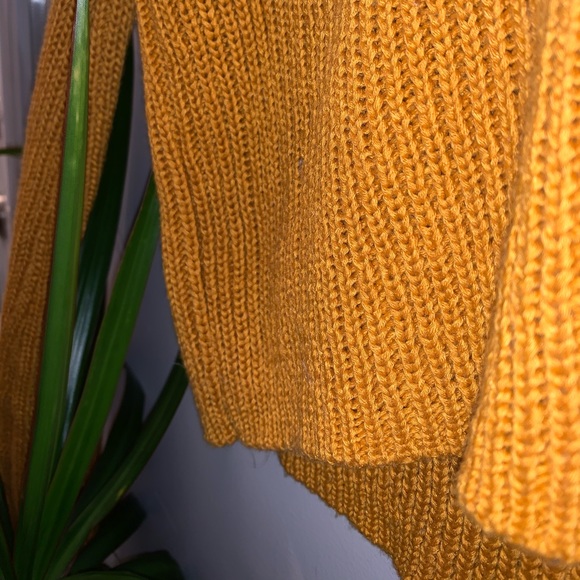 Knitted Mustard Long Sleeve - Picture 5 of 5